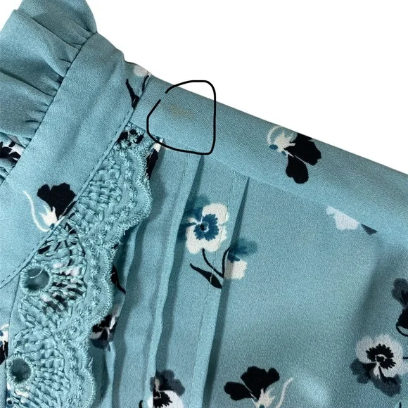 Ann Taylor Women’s XL Sleeveless Ruffle Lace Trim Feminine Blue Floral Blouse - Picture 7 of 7
